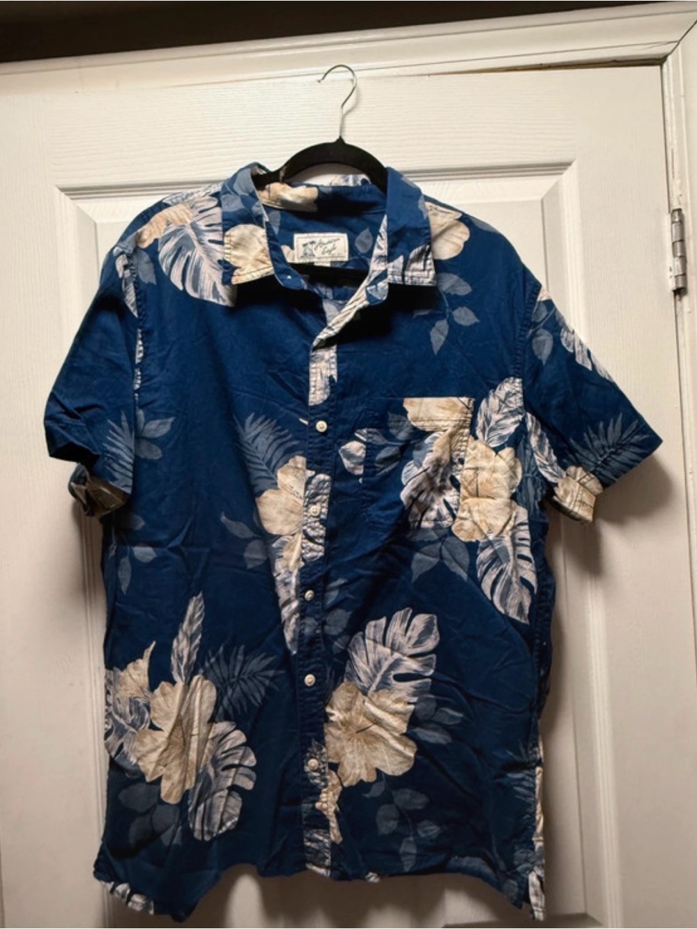 American Eagle XXL Men's Blue Floral Hawaiian Style Short-Sleeve Shirt